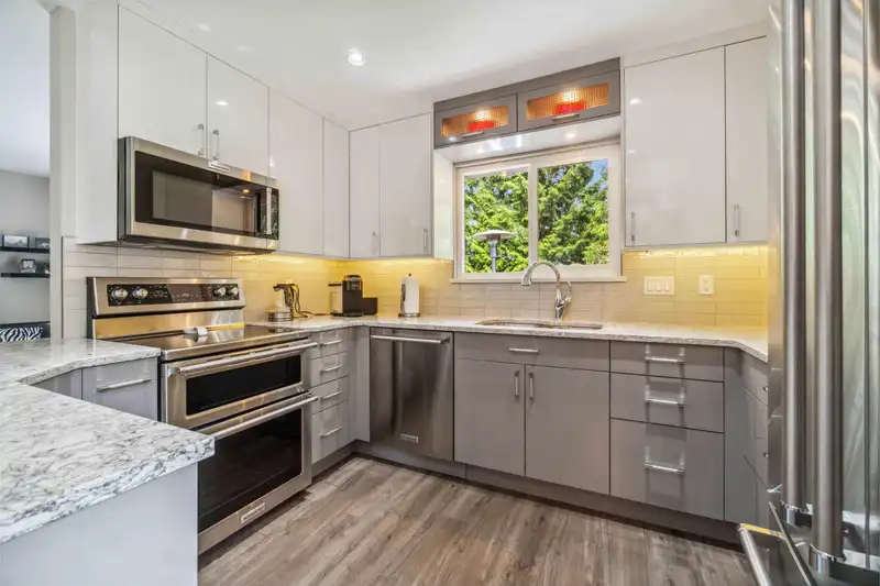 2761 PILOT DRIVE - photo 4 of 33