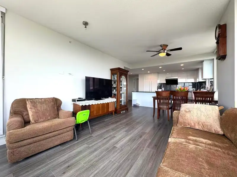 2501 3100 WINDSOR GATE - photo 4 of 25