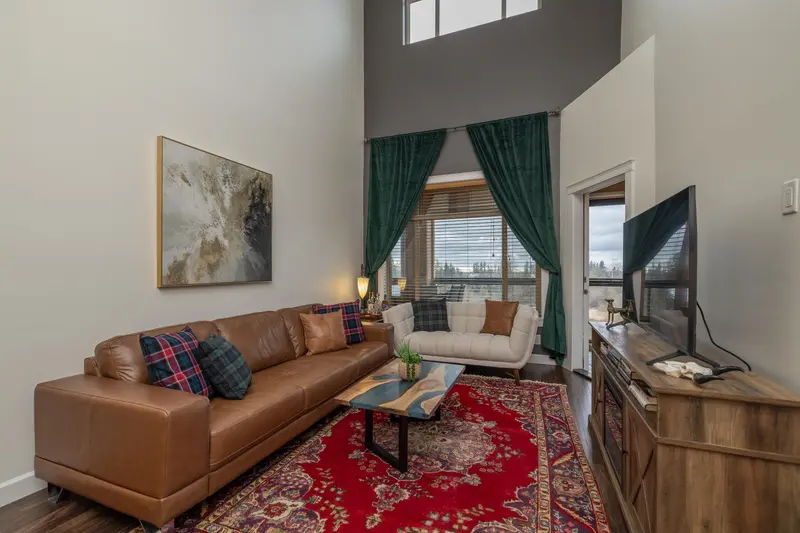 629 8067 207 STREET - photo 3 of 25