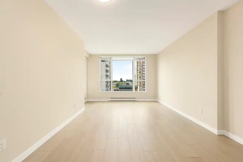 905 5189 GASTON STREET - photo 2 of 22