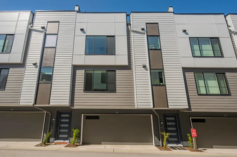 65 1639 162 STREET - photo 1 of 25