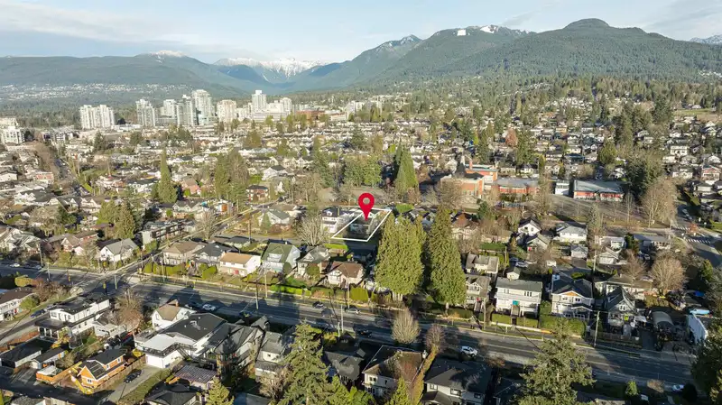 420 LYON PLACE - photo 3 of 30
