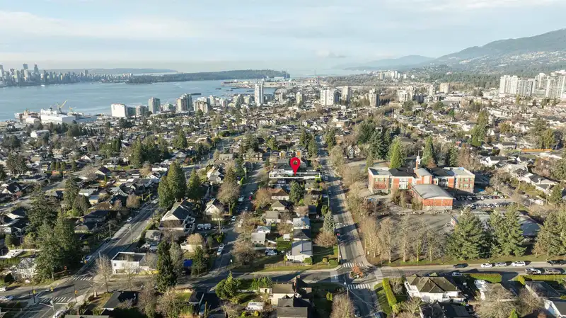 420 LYON PLACE - photo 4 of 30