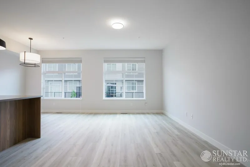 37 8371 202B STREET - photo 3 of 23