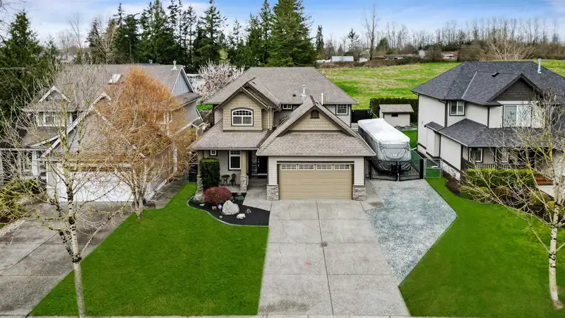 27245 34 AVENUE - photo 1 of 39