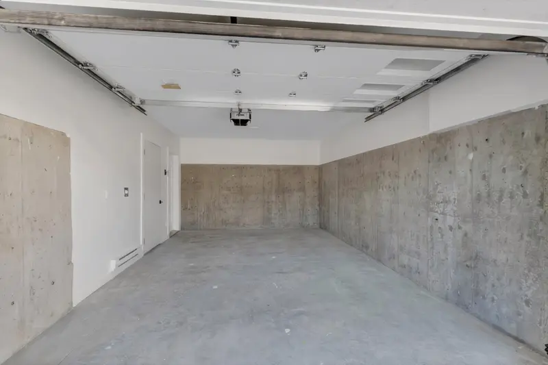 1004 PHARE CRESCENT - photo 3 of 25