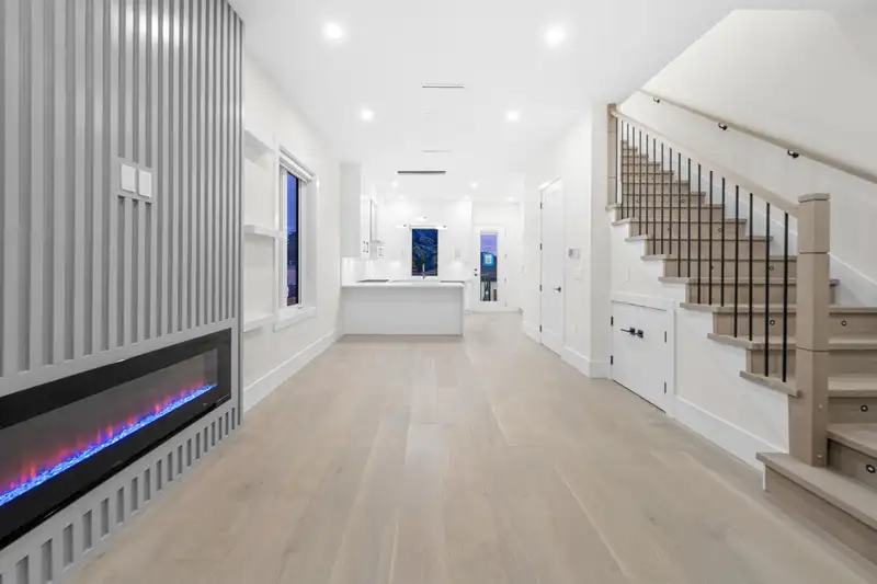2888 E 54TH AVENUE - photo 3 of 40