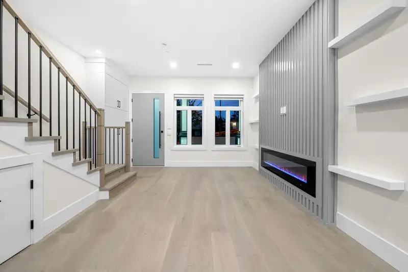 2888 E 54TH AVENUE - photo 4 of 40