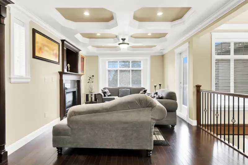10346 126 STREET - photo 4 of 40
