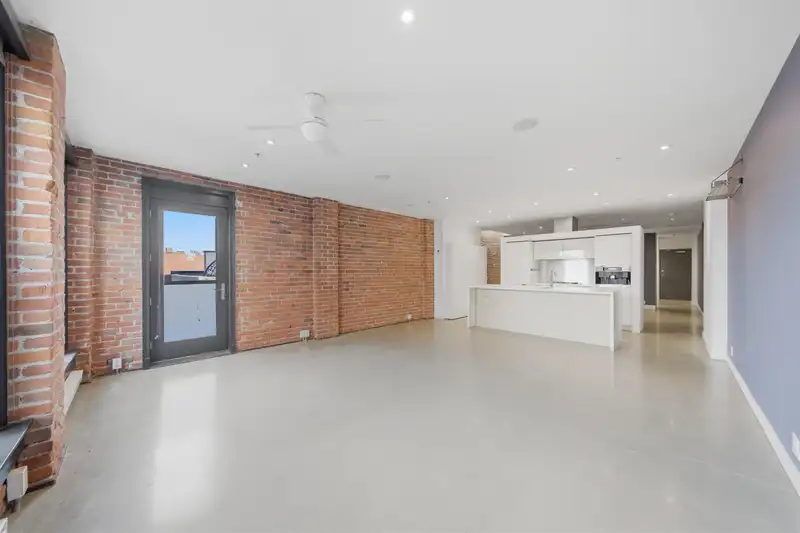 605 53 W HASTINGS STREET - photo 2 of 16