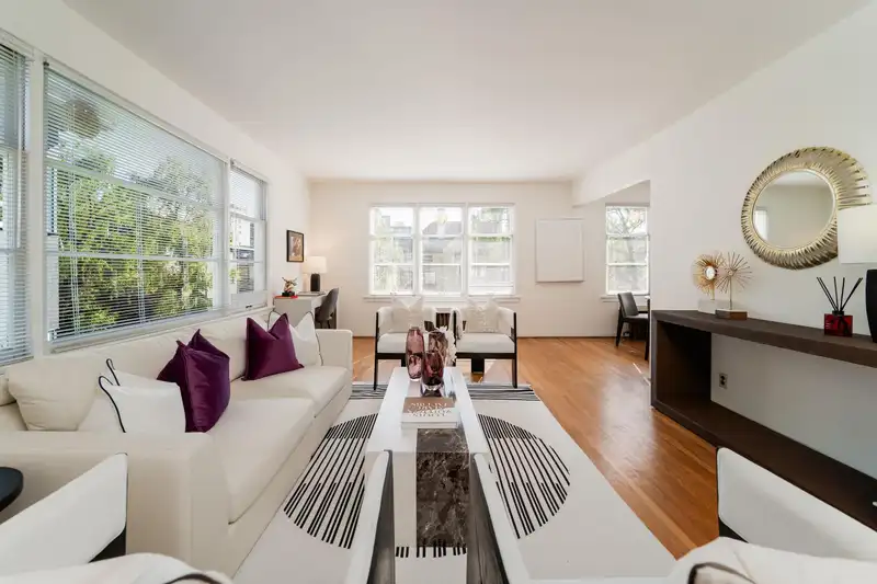 307 1565 BURNABY STREET - photo 3 of 19