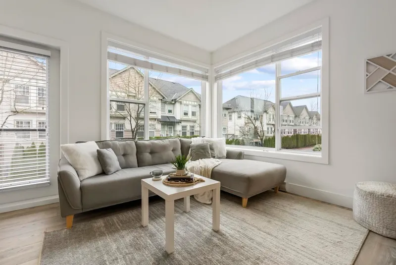 221 15956 86A AVENUE - photo 2 of 25