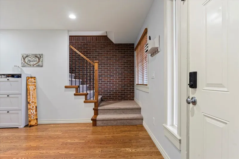 26842 27 AVENUE - photo 2 of 25