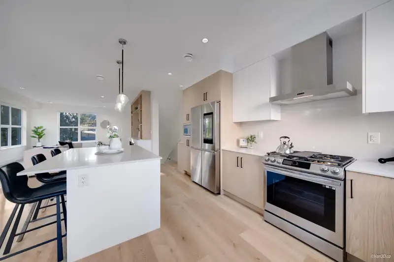 33 12585 104A AVENUE - photo 4 of 14