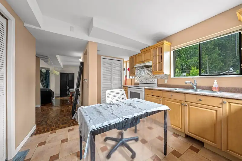 7624 ULSTER STREET - photo 4 of 15