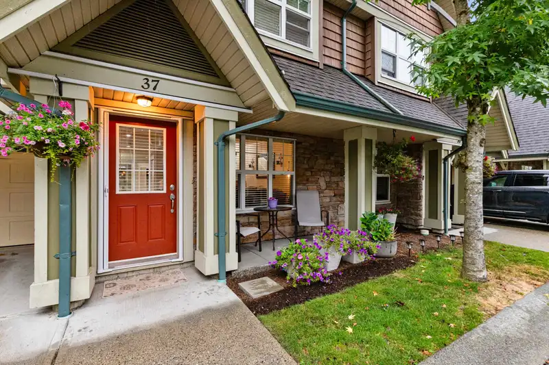 37 22977 116 AVENUE - photo 4 of 40