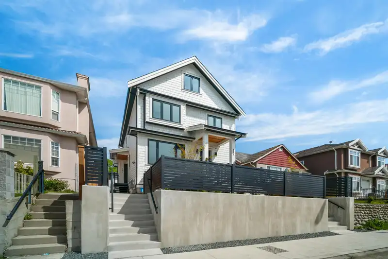 585 E 61ST AVENUE - photo 2 of 33
