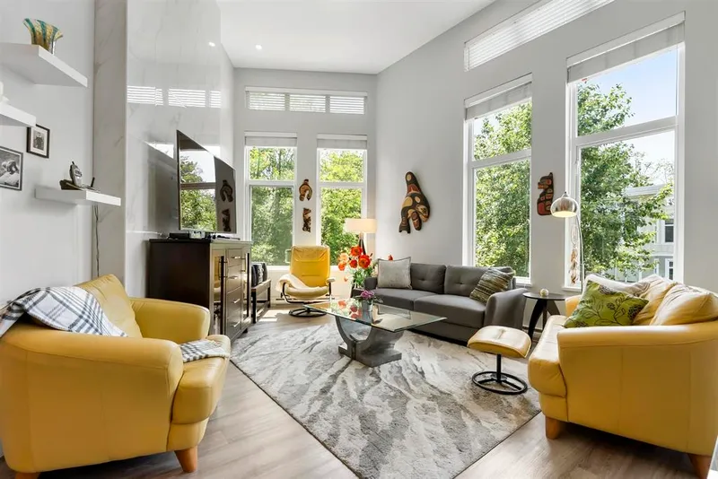 509 15436 31 AVENUE - photo 2 of 25