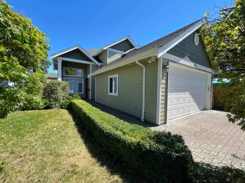 8888 HEATHER STREET - photo 1 of 30