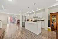 70 3039 156 STREET - thumbnail 8