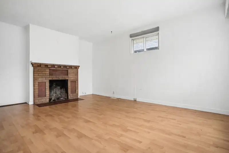 2654 TRIUMPH STREET - photo 3 of 26