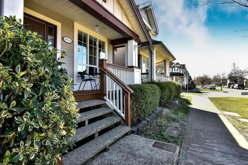 6914 190 STREET - photo 1 of 36