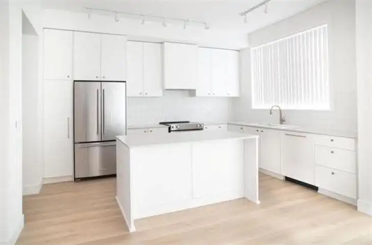 189 1331 OLMSTED STREET - photo 3 of 18