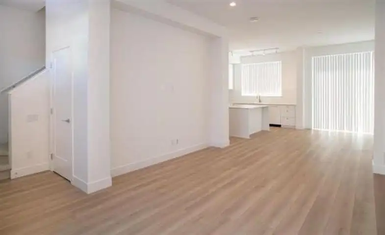 189 1331 OLMSTED STREET - photo 4 of 18
