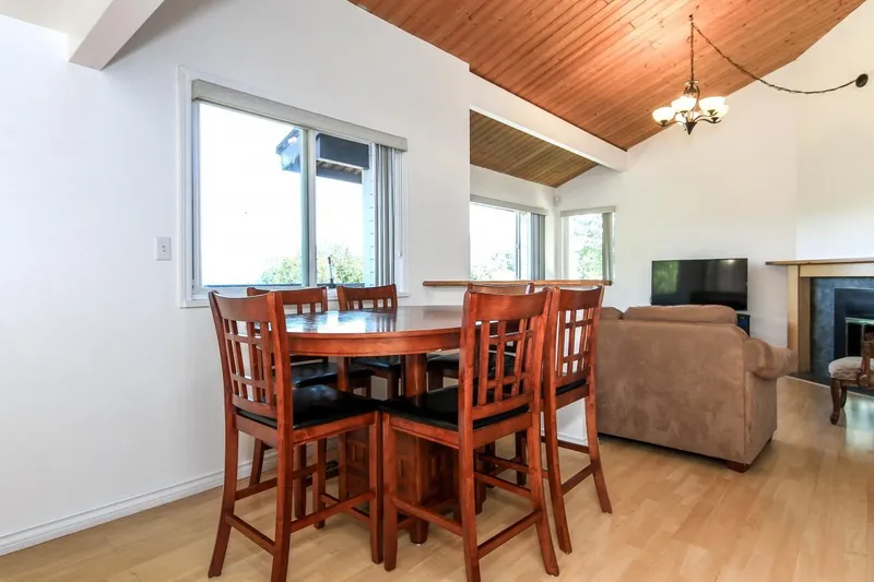 1525 ELINOR CRESCENT - photo 3 of 25