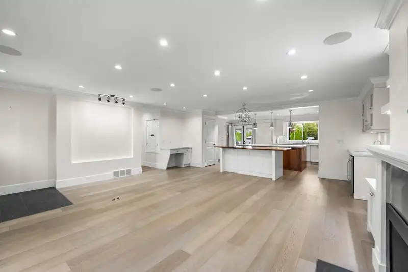 1660 CHARLAND AVENUE - photo 3 of 38