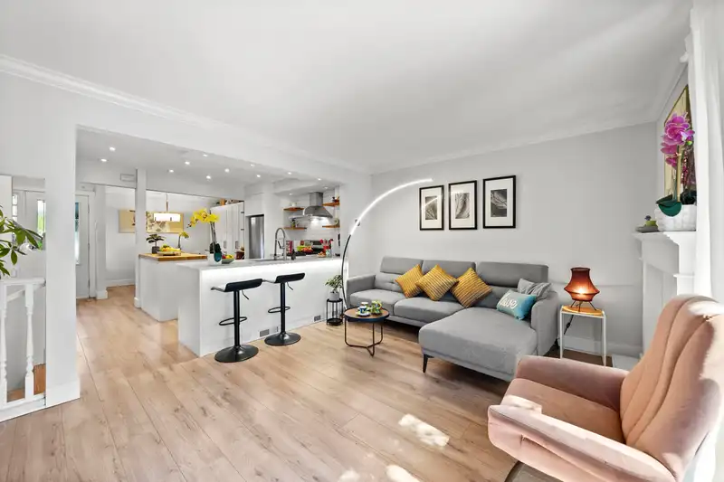 49 1910 CEDAR VILLAGE CRESCENT - photo 2 of 40