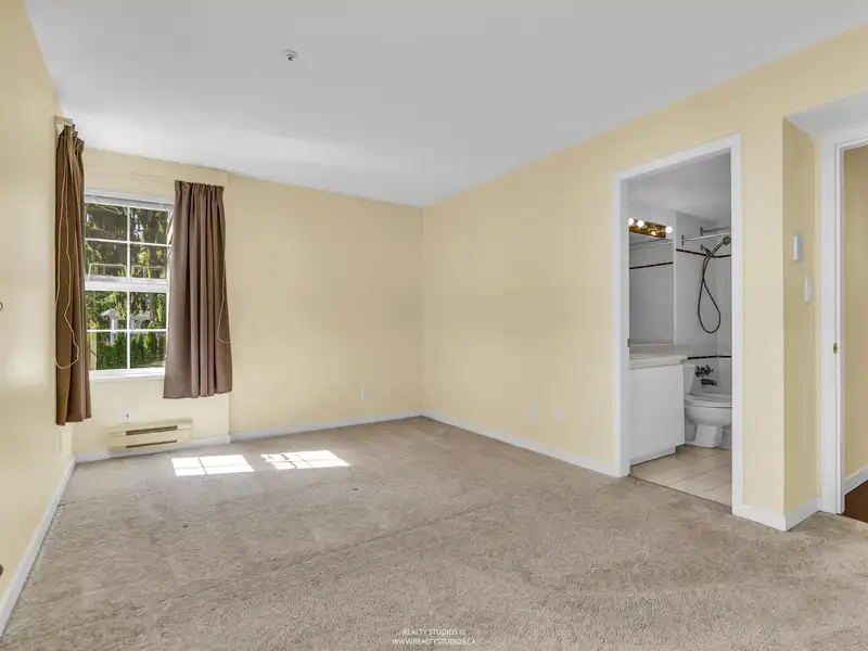 204 876 W 16TH AVENUE - photo 3 of 39