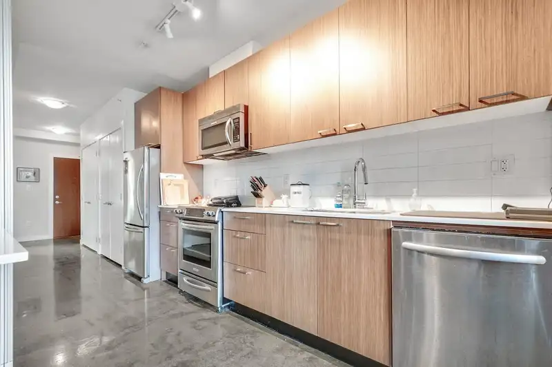 516 221 UNION STREET - photo 2 of 30