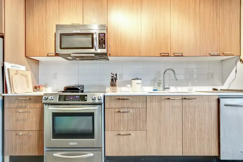 516 221 UNION STREET - photo 3 of 30