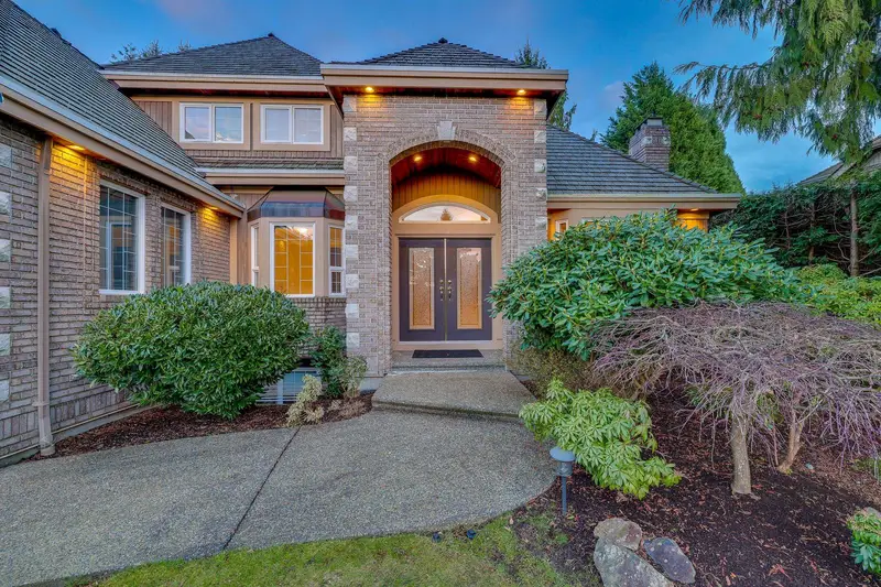 3528 CANTERBURY DRIVE - photo 3 of 25