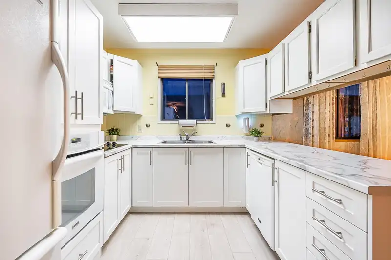 208 27111 0 AVENUE - photo 3 of 21