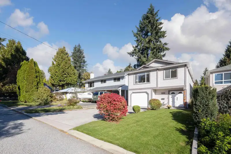 3638 MAGINNIS AVENUE - photo 1 of 40