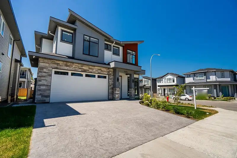 7529 205A STREET - photo 3 of 37