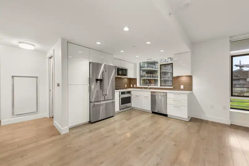 304 3498 MARINE WAY - photo 4 of 39
