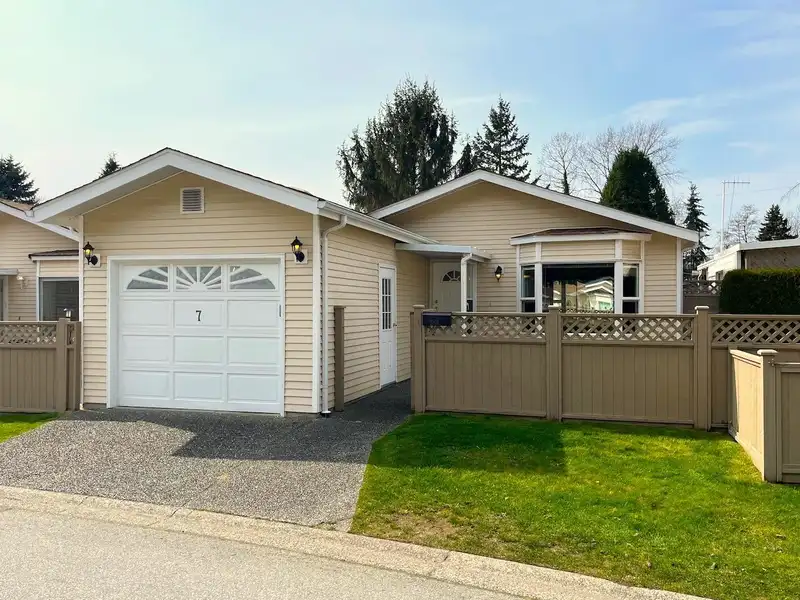 7 1400 164 STREET - photo 1 of 35