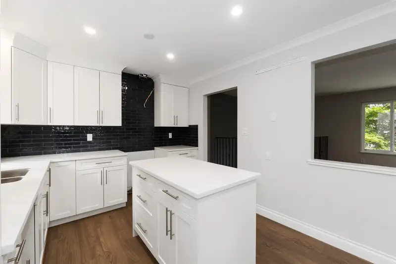 20784 48 AVENUE - photo 4 of 36