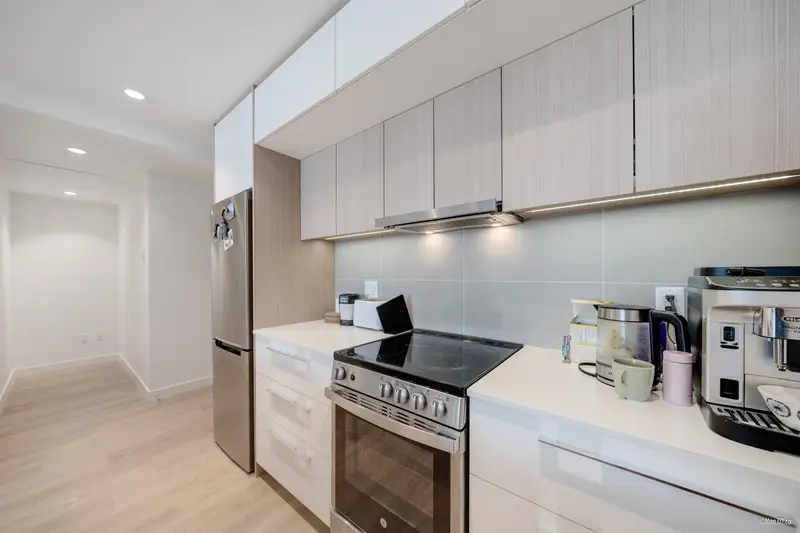 202 9580 TOWER ROAD - photo 4 of 22