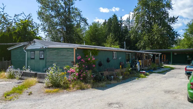 23519 LOUGHEED HIGHWAY - photo 4 of 16