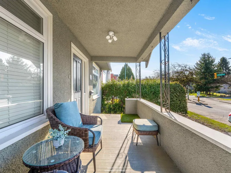 4072 ONTARIO STREET - photo 2 of 25