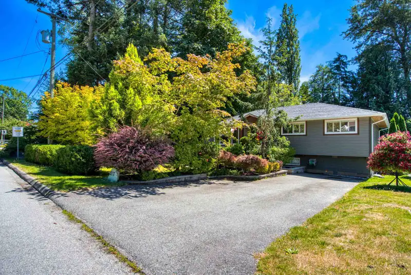 517 AILSA AVENUE - photo 3 of 40