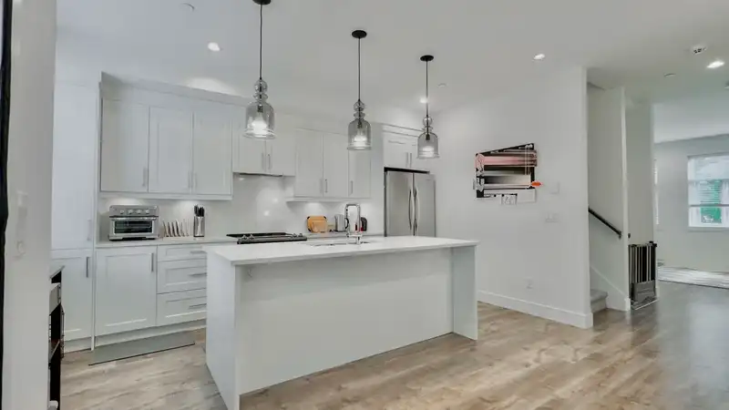 17 20901 83 AVENUE - photo 2 of 23