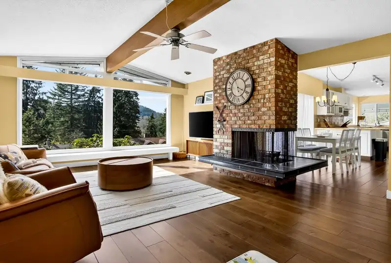 981 KINSAC STREET - photo 1 of 40