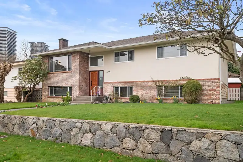 1743 TARALAWN COURT - photo 2 of 37