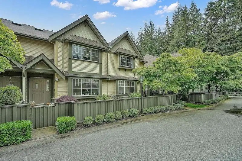20 3300 PLATEAU BOULEVARD - photo 2 of 34