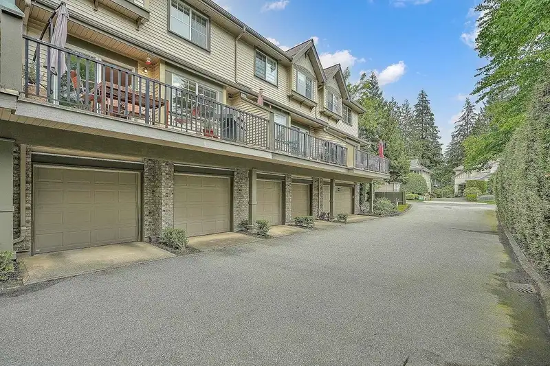 20 3300 PLATEAU BOULEVARD - photo 4 of 34